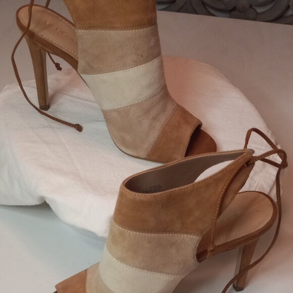 Never Worn BCBG Suede Tan Ivory Colorblock Heels 7.5M Open Toe Back Ankle Tie - Picture 2 of 6